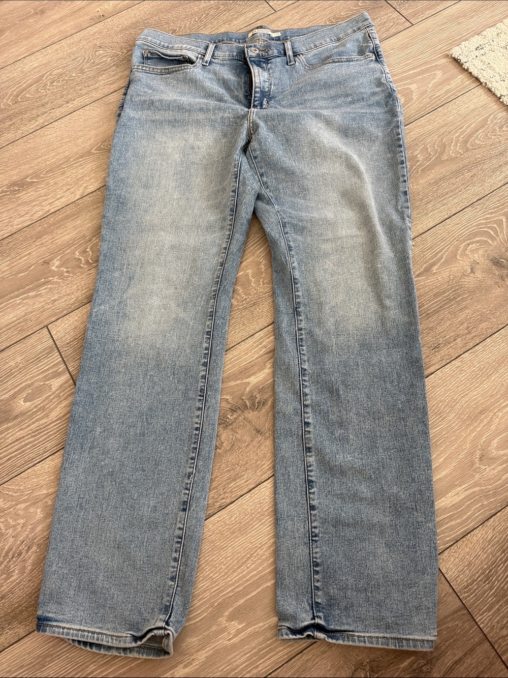 314 Shaping Women’s Jeans in Light Blue Wash